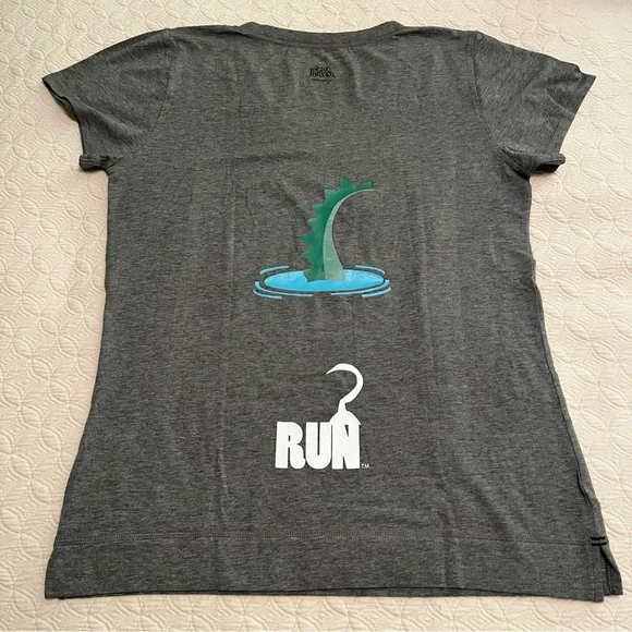 Raw Threads Disney Captain Hook Women’s Core V Running Shirt (size Large) - Picture 3 of 3